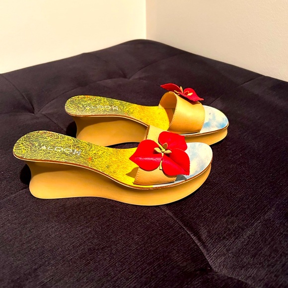 Aldo Wedge Slides, Size 8 - Picture 2 of 4